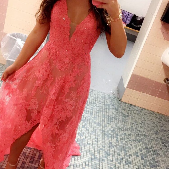 Prom dress - Picture 2 of 7